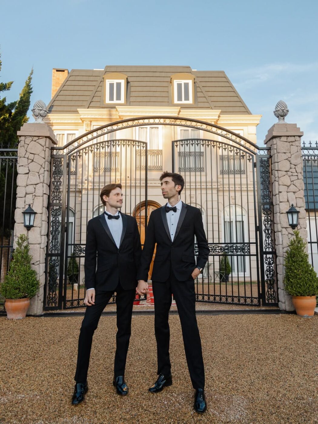 Casal viraliza após construir château francês no Rio Grande do Sul