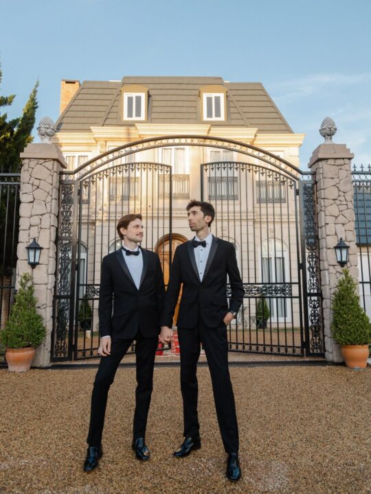 Casal viraliza após construir château francês no Rio Grande do Sul