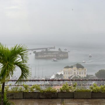 Salvador acumula 99 mm de chuva em três dias e rajada de vento chega a 45km/h