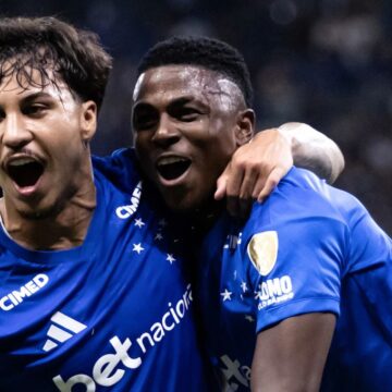 VÍDEO: Cruzeiro vence Boca Juniors em jogo tenso e com confusão no Mineirão em jogo da Libertadores