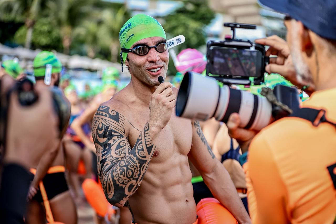 Daniel Cady participa de prova de natação em Salvador: ‘Bora se desafiar?’