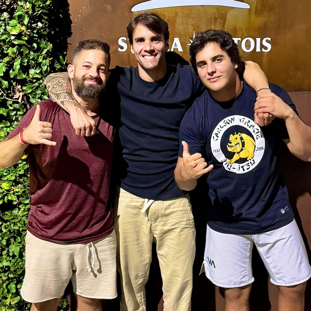 Daniel Cady curte jantar com Marcelo Sangalo em restaurante em Salvador; veja fotos