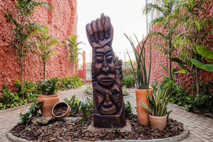 MUNCAB inaugura Jardim das Esculturas com exposição inspirada em Exu no Centro de Salvador