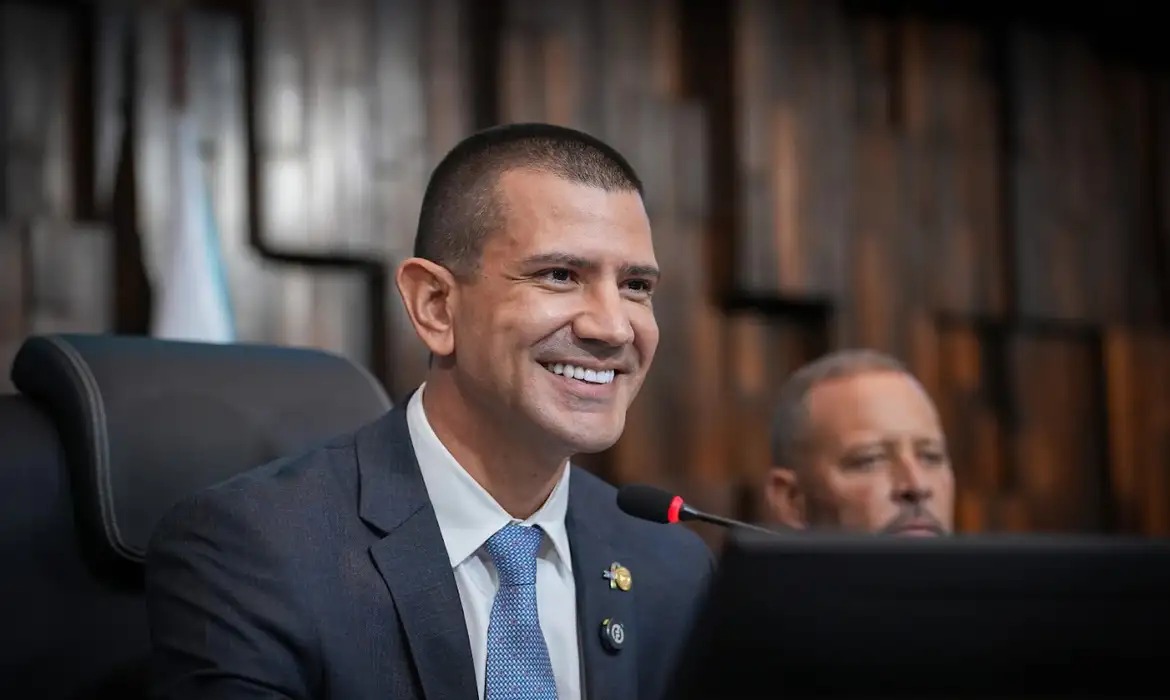 Douglas Ruas é eleito presidente da Assembleia Legislativa do Rio