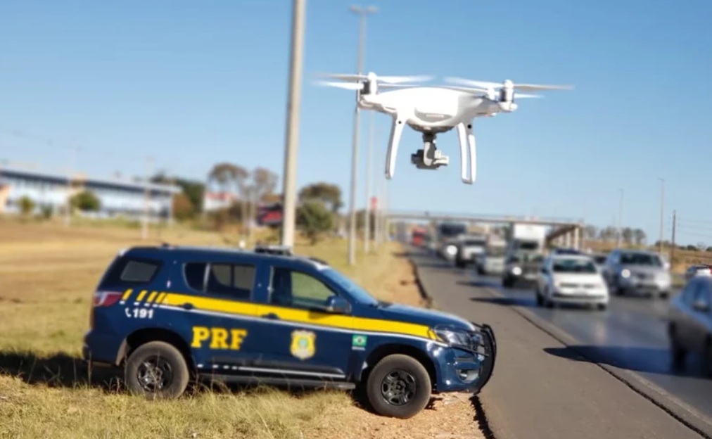 Drones da PRF já multam motoristas nas estradas; saiba como funciona