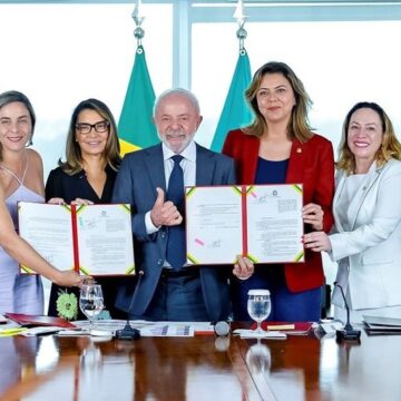 Lula sanciona lei que prevê tornozeleira eletrônica para agressores de mulheres