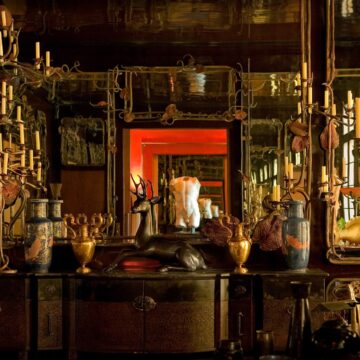 Espelhos de Yves Saint Laurent são vendidos por US$ 33,5 milhões e batem recorde em leilão