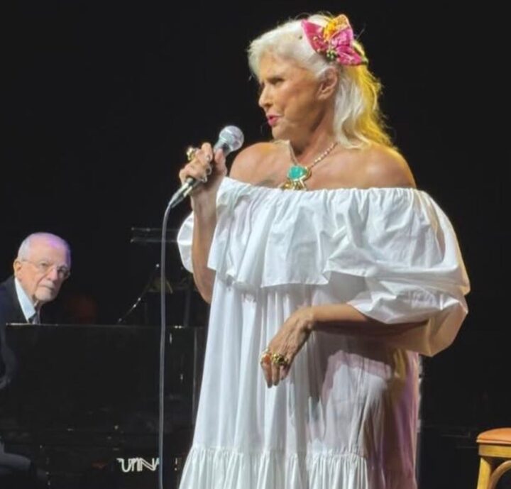 Fafá de Belém estreia espetáculo “Voz e Piano” em Salvador