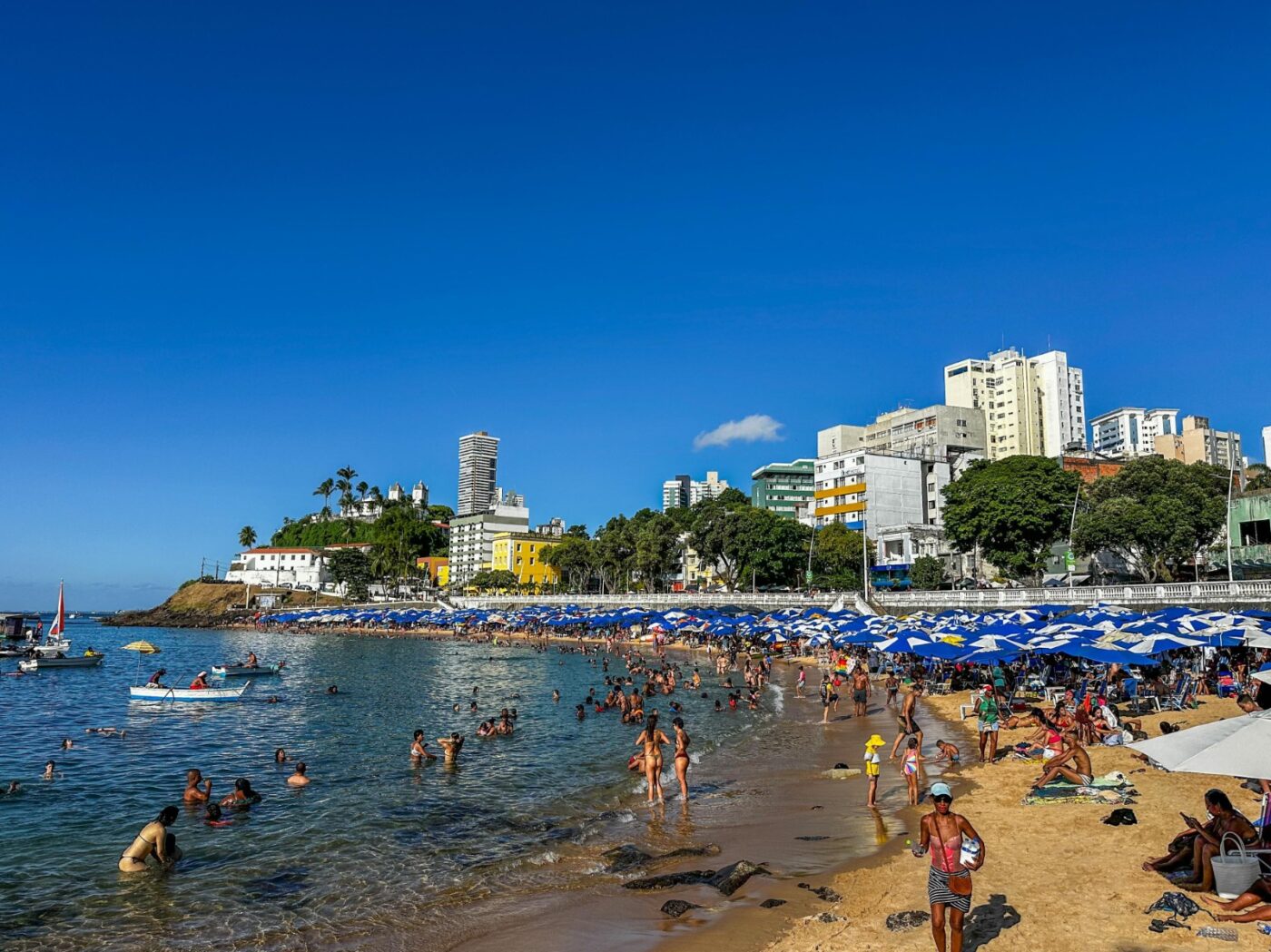 Vai chover no feriadão em Salvador? Confira a previsão do tempo