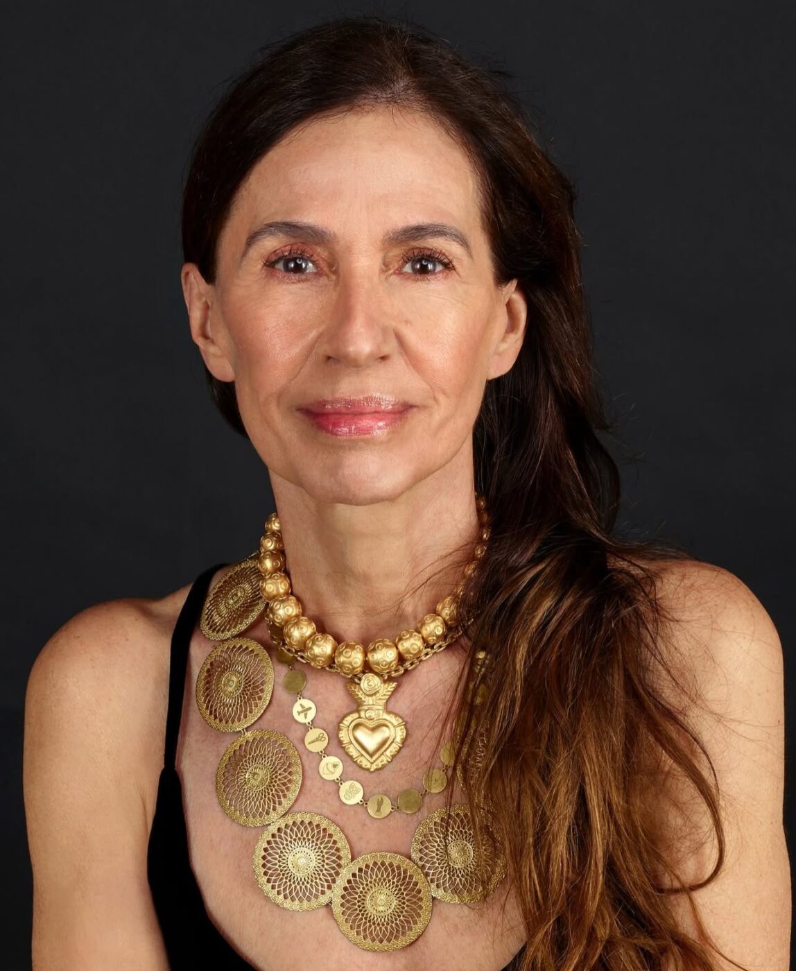 Flora Gil será entrevistada por Bob Fernandes na TVE nesta quinta-feira; veja como acompanhar