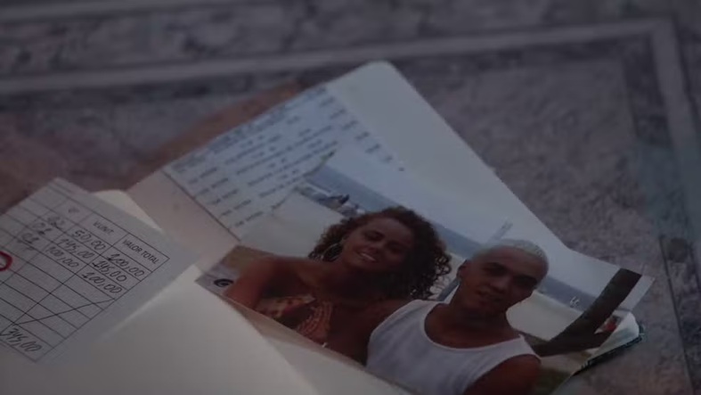 Foto antiga de Belo e Viviane Araujo aparece em Três Graças e fãs vibram