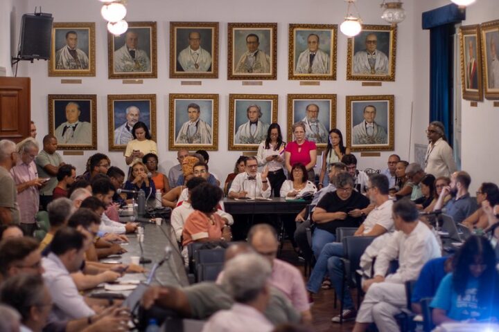 UFBA é a primeira universidade federal a regulamentar eleição direta à reitoria após nova lei