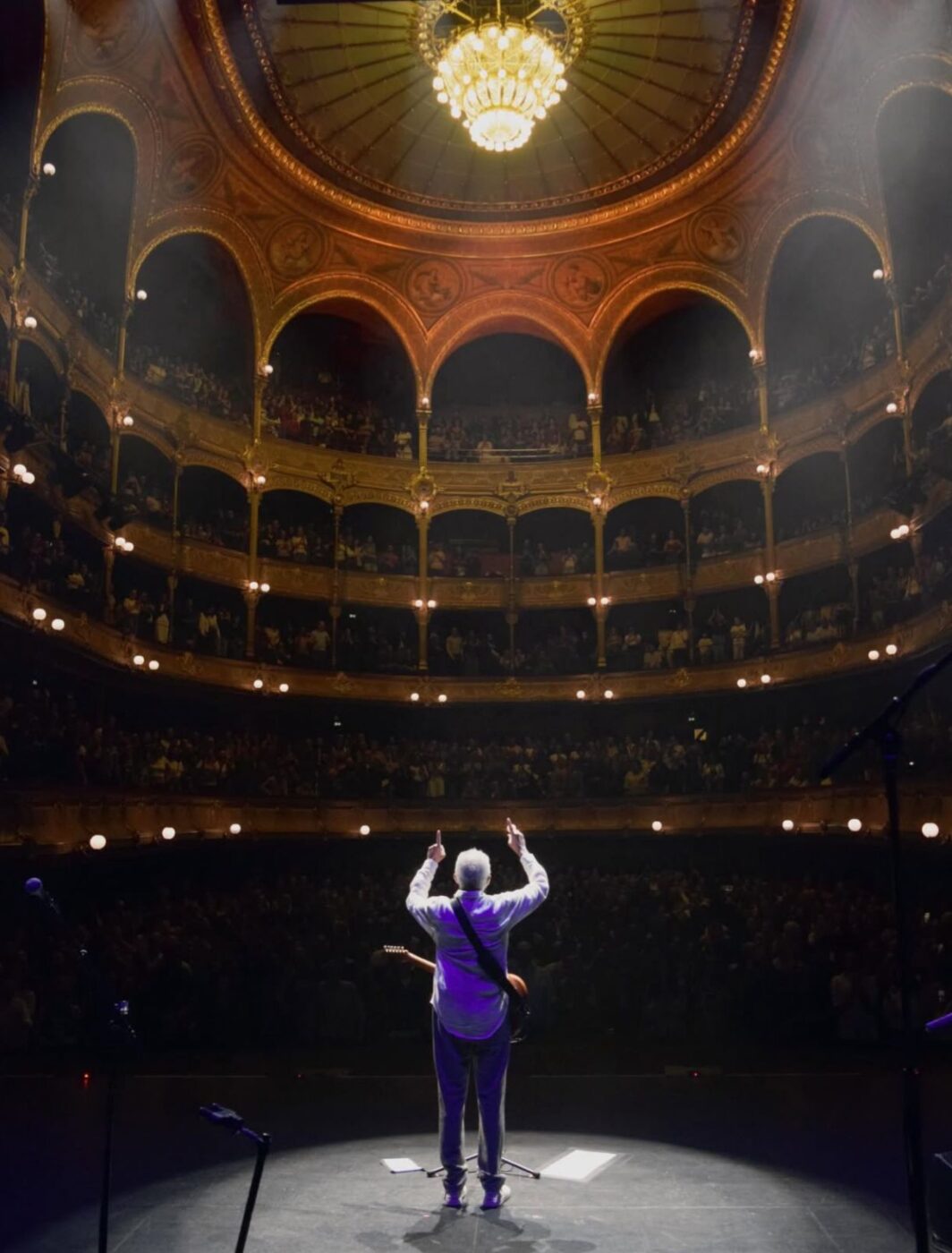 Aos 83 anos, Gilberto Gil anuncia shows na Europa e lota apresentação em Paris