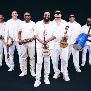 Grupo Revelação e Xande de Pilares anunciam turnê com show em Salvador em 2026