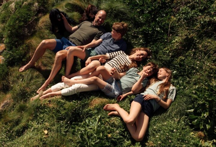 Príncipe William e Kate Middleton celebram 15 anos de casamento com foto inédita em família