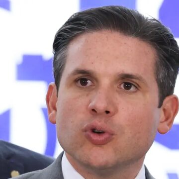 Hugo Motta cria comissão na Câmara para analisar PEC da redução da escala 6X1