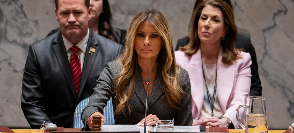 Melania nega ligação com Epstein e diz que nunca foi apresentada a Trump pelo empresário