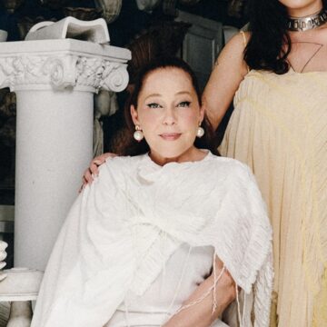 Atriz Isabela Garcia posa com a filha de 33 anos e encanta web: ‘Continua belíssima’