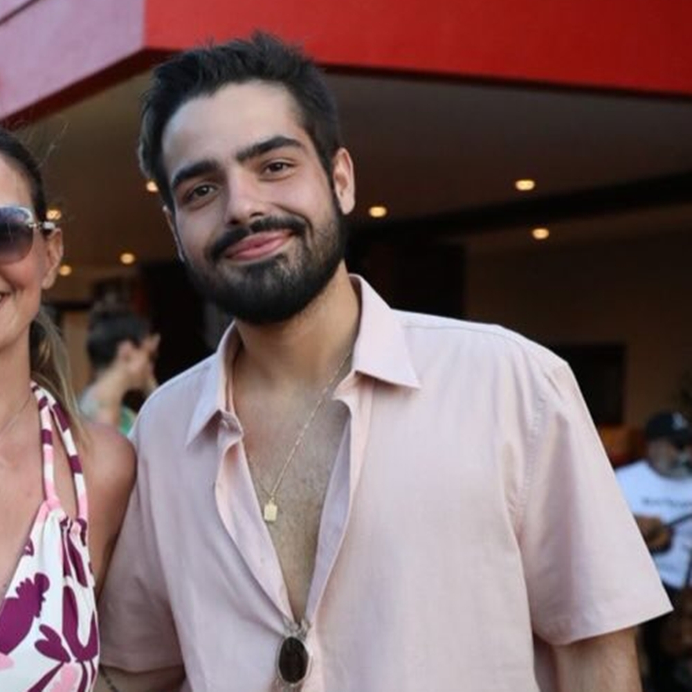 Filho de Fausto Silva desembarca em famosa praia na Bahia; saiba qual