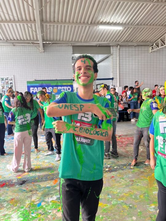 Estudante baiano de 16 anos é aprovado em 4º lugar em universidade pública em SP