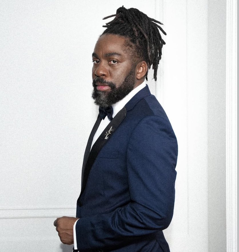 Lázaro Ramos relembra relação delicada com a mãe e desabafa: ‘Olhei de forma injusta’