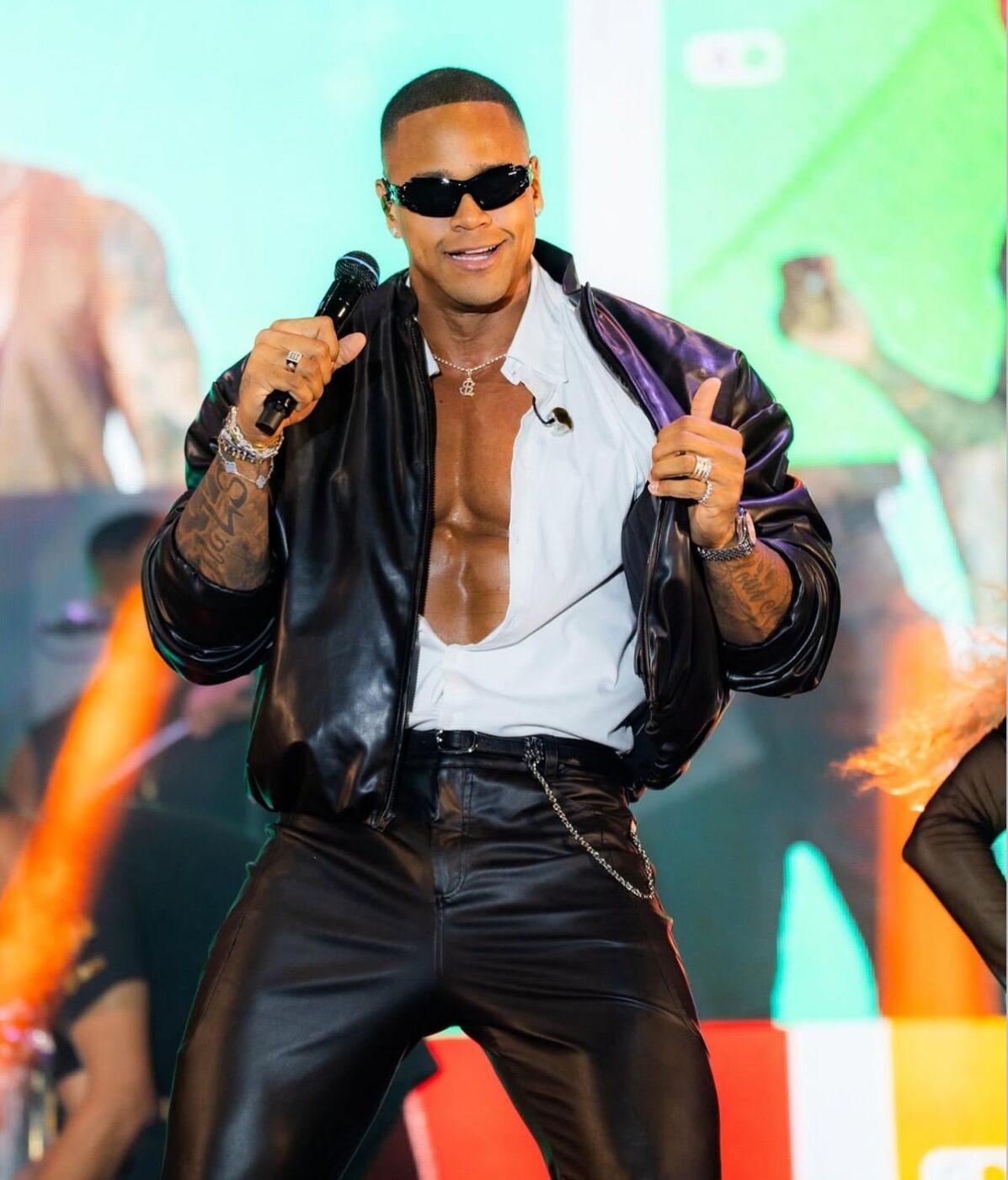 Léo Santana estreia no Varanda Estaiada com “Sunset do Gigante” em São Paulo