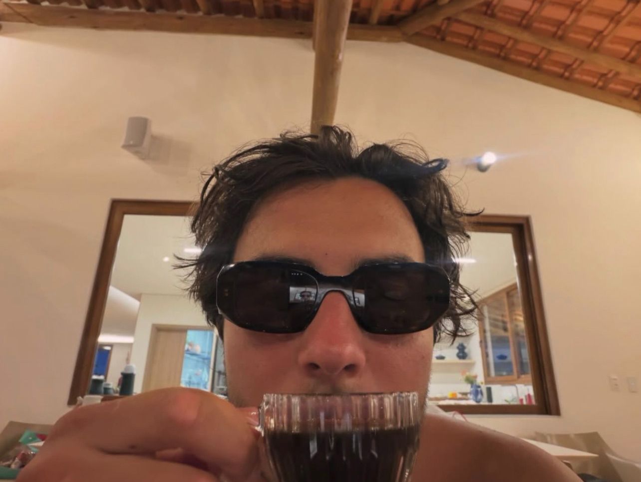 Filho de Ivete Sangalo passa feriadão em Juazeiro e solta a voz em show no interior