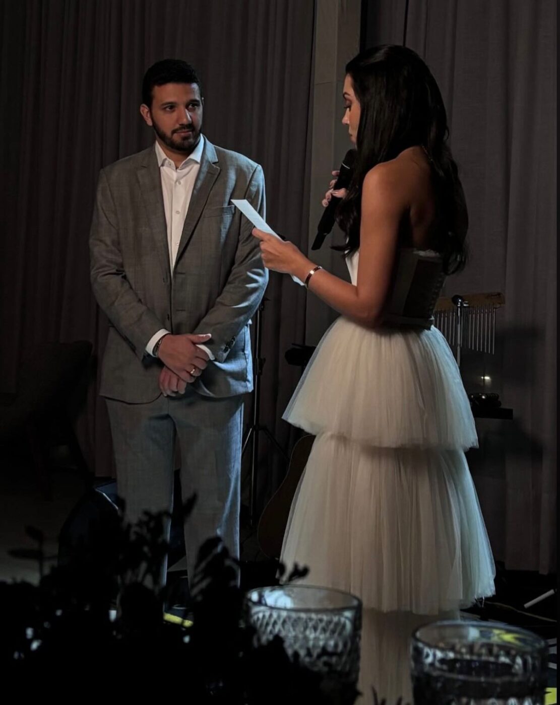 Filha de Otto Alencar fica noiva do deputado Neto Carletto durante festa em Salvador; veja fotos