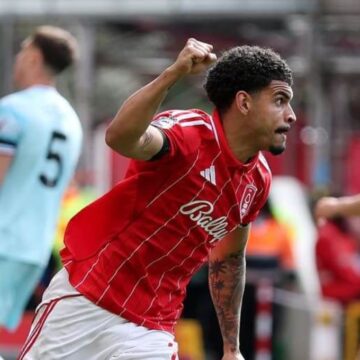 Nottingham Forest goleia Burnley por 4 a 1 e ganha fôlego na luta contra a queda