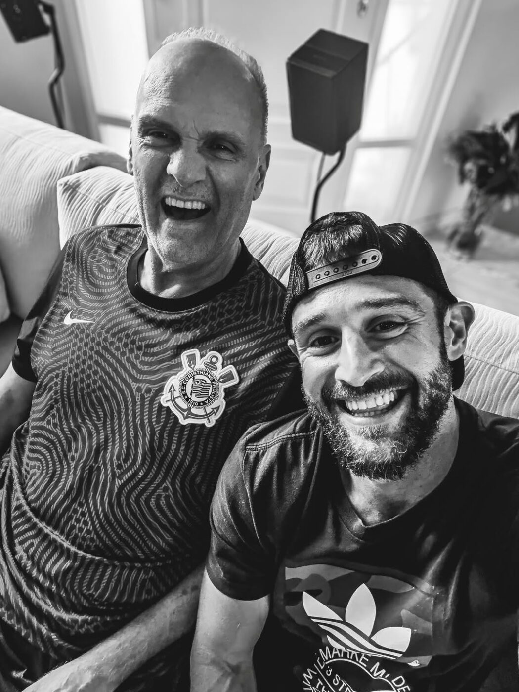 Filho de Oscar Schmidt faz homenagem emocionante: ‘Parece que um pedaço de você foi arrancado’