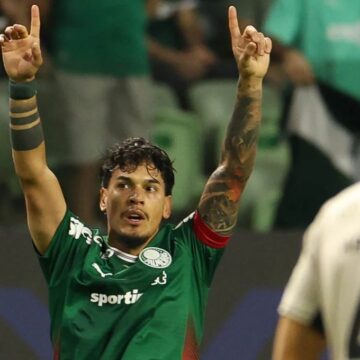 Palmeiras vence Athletico no Allianz e abre vantagem na liderança do Brasileirão; veja lances