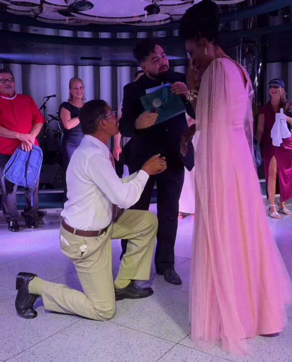 Pedido em alto-mar: influenciadora baiana Claudia Sousa fica noiva durante cruzeiro