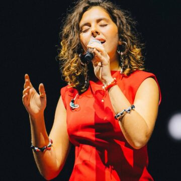 Flor Gil é anunciada em turnê com orquestra brasileira em Roma e no Vaticano