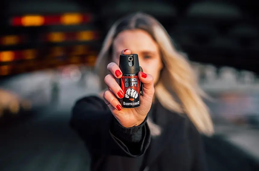 Projeto propõe liberar spray de pimenta para mulheres em Salvador