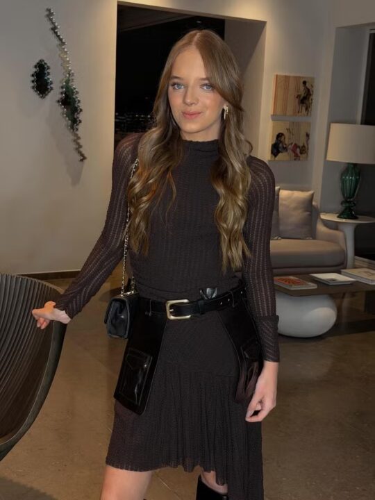 Rafaella Justus aposta em cinto-saia e chama atenção após nova rinoplastia