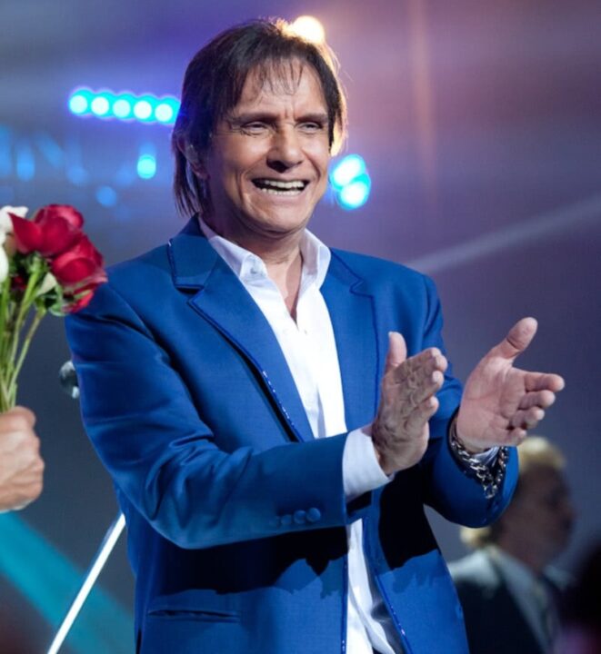 Roberto Carlos celebra 85 anos com show em cidade natal e anúncio de cruzeiro