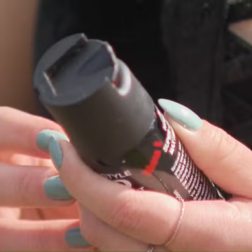 Projeto propõe liberar spray de pimenta para mulheres em Salvador