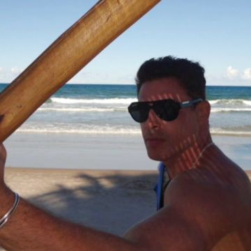 Cauã Reymond abre álbum de fotos de viagem com a filha na Bahia; veja