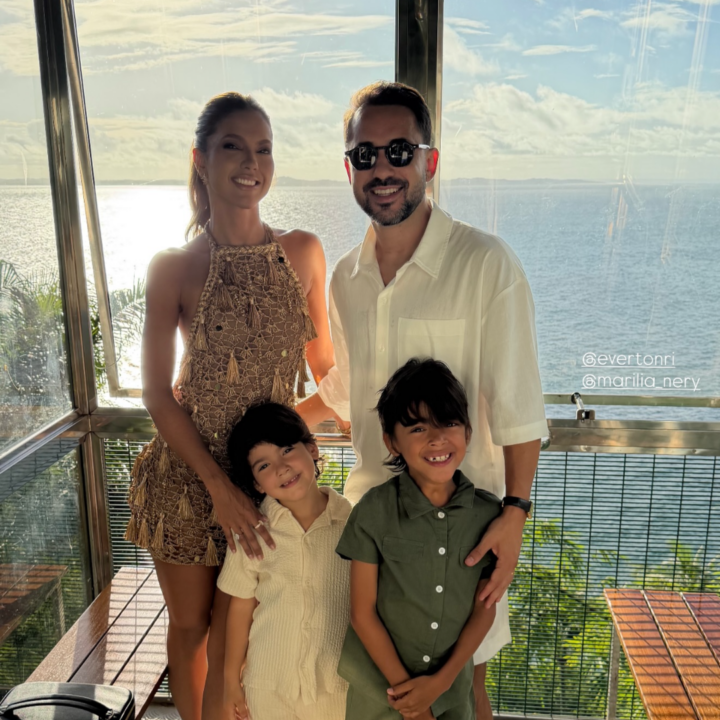 Everton Ribeiro celebra aniversário de 37 anos em mansão de luxo em Salvador