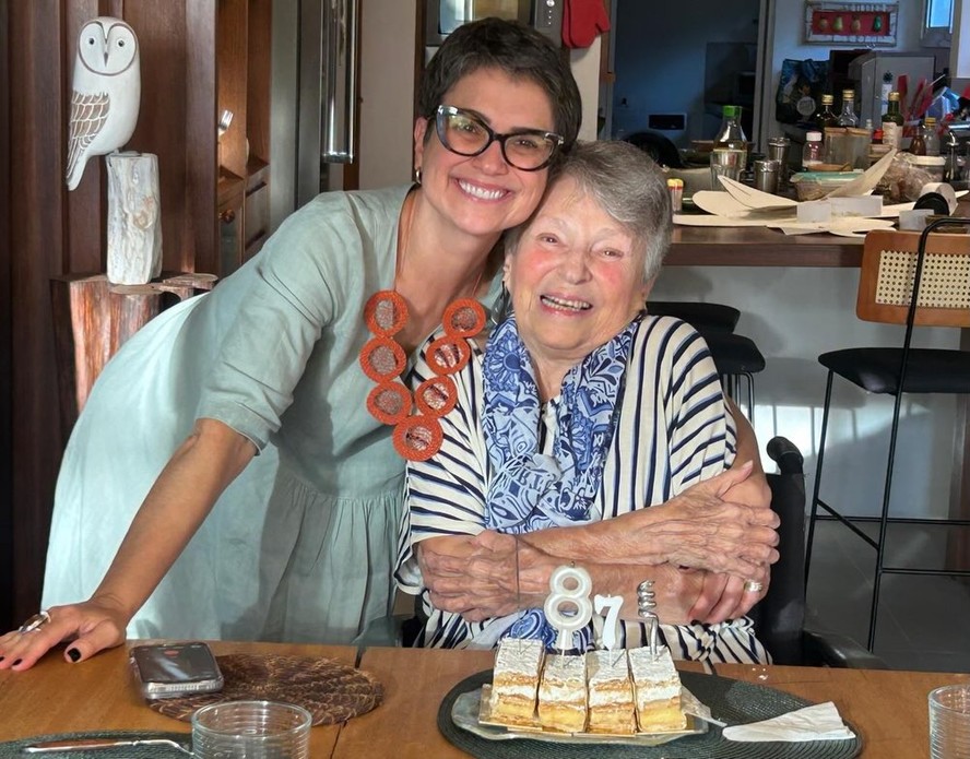 Sandra Annenberg celebra 87 anos da mãe com homenagem especial: ‘Era feminista’