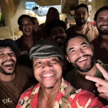 Ator vencedor do Oscar, Cuba Gooding Jr. dança e se diverte em Trancoso
