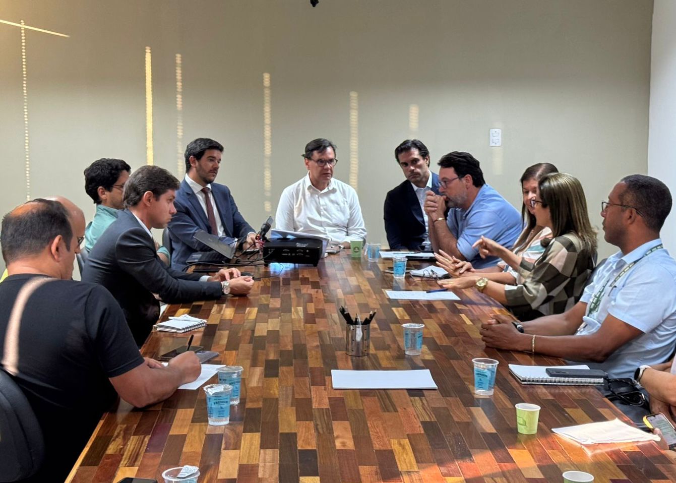 Salvador vai intensificar fiscalização para organizar fios e cabos nas ruas