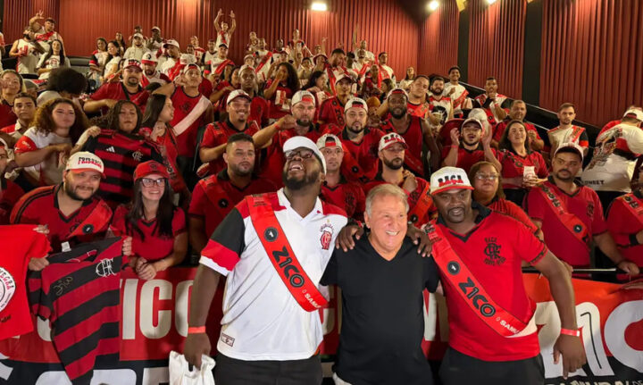 Zico se emociona ao assistir documentário em sua homenagem: “Superação”