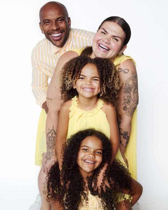 Thais Carla fala sobre carreira das filhas na moda: “Faz o coração delas vibrar”