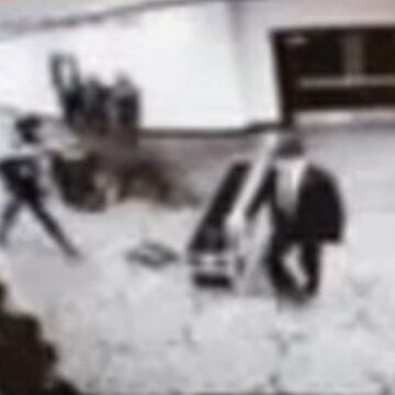 Vídeo mostra homem fugindo da segurança em evento de Trump com jornalistas; veja