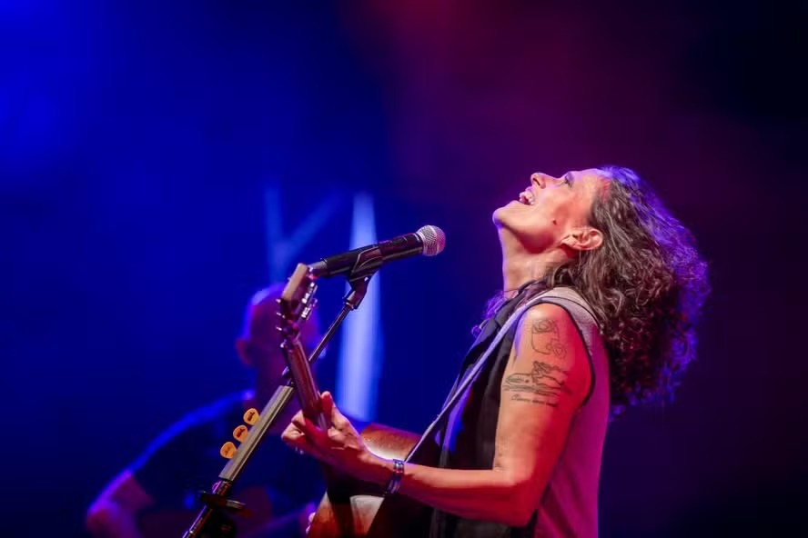 Zélia Duncan se apresenta na Concha Acústica com ingressos a partir de R$ 50