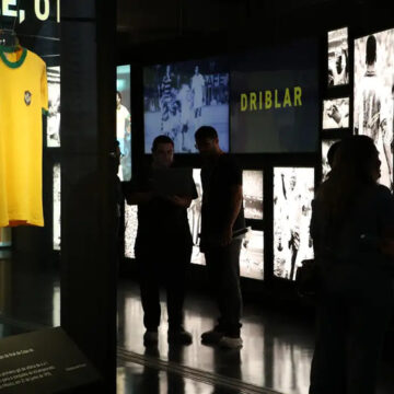 Museu do Futebol lança exposição sobre camisas da seleção brasileira