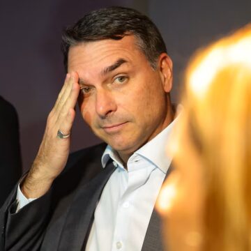 Direita reage a áudios entre Flávio Bolsonaro e Daniel Vorcaro; partido pede cassação