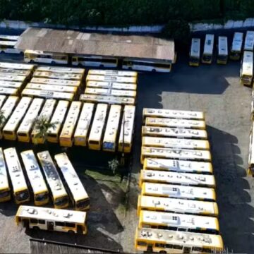 Greve de ônibus em Salvador começa com atrasos, pontos lotados e frota reduzida