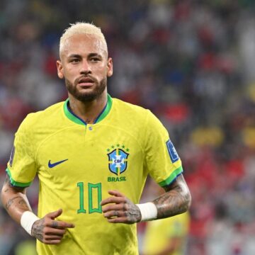 CBF recebe laudo sobre lesão de Neymar e informa que jogador passará por avaliação